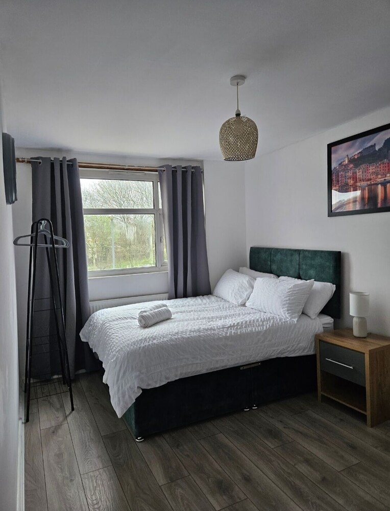 City Classic- Remarkable 3-bed House in Birmingham view 5