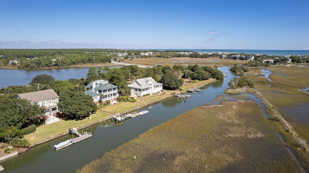 Secluded Creekfront Home 5 Bedroom Home by Peace Vacations