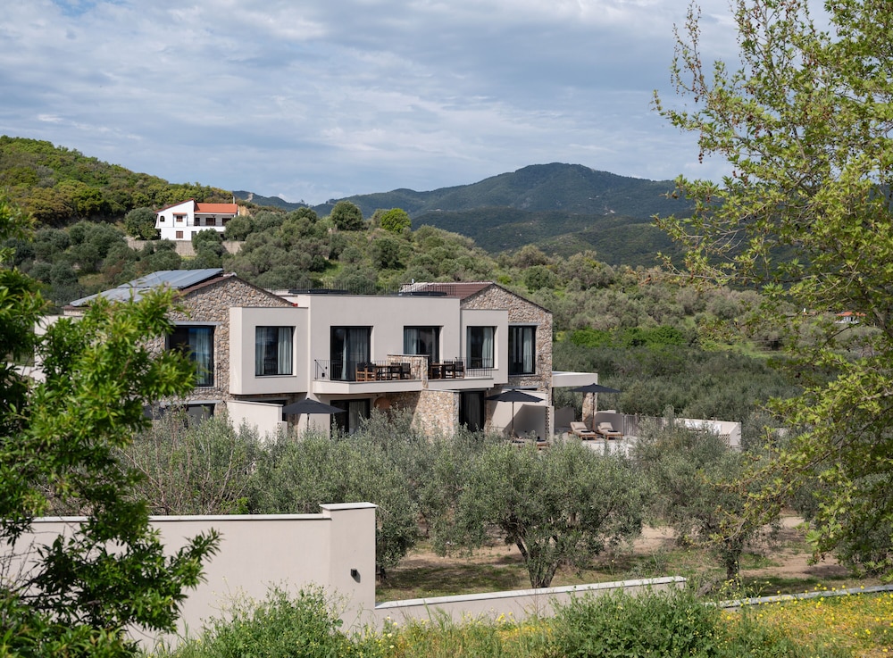 Olivera Suites Sarti