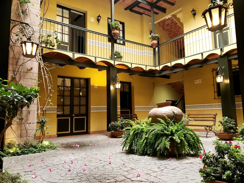 Hostal Naira