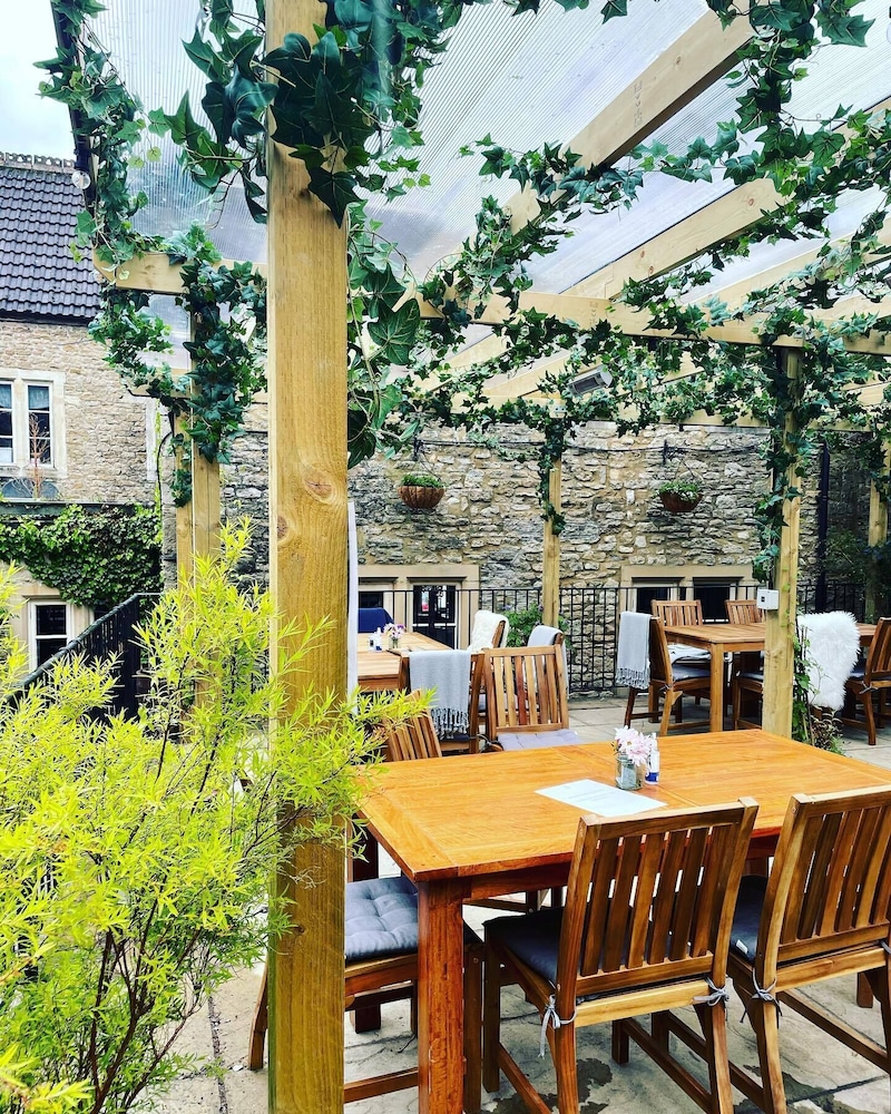The Cross Keys
