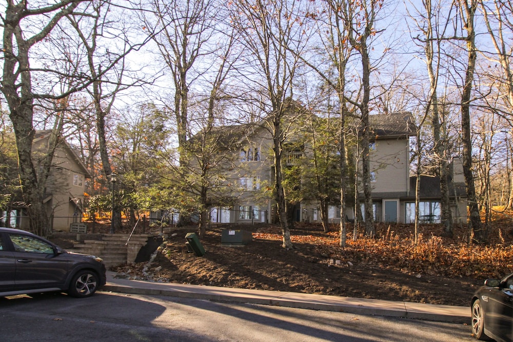 Wintergreen Ski Resort Condo w/ Golf Access! view 5
