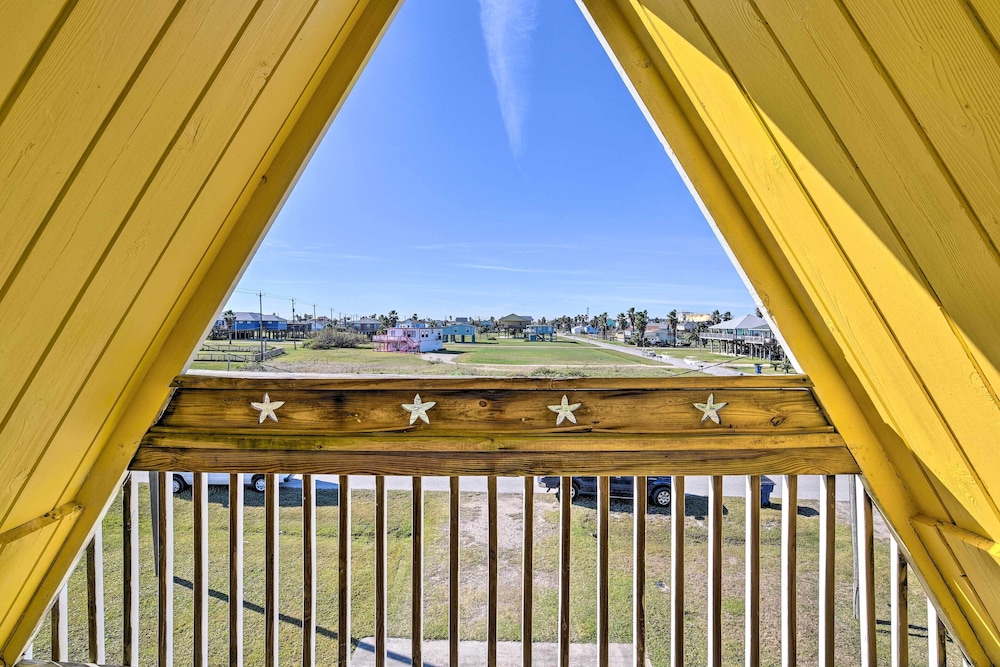 2 Blocks to Surfside Beach: A-frame Home w/ Deck view 4