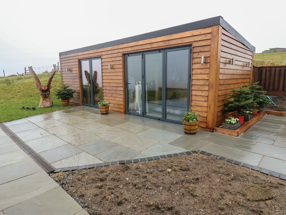 Height End Farm Log Cabin