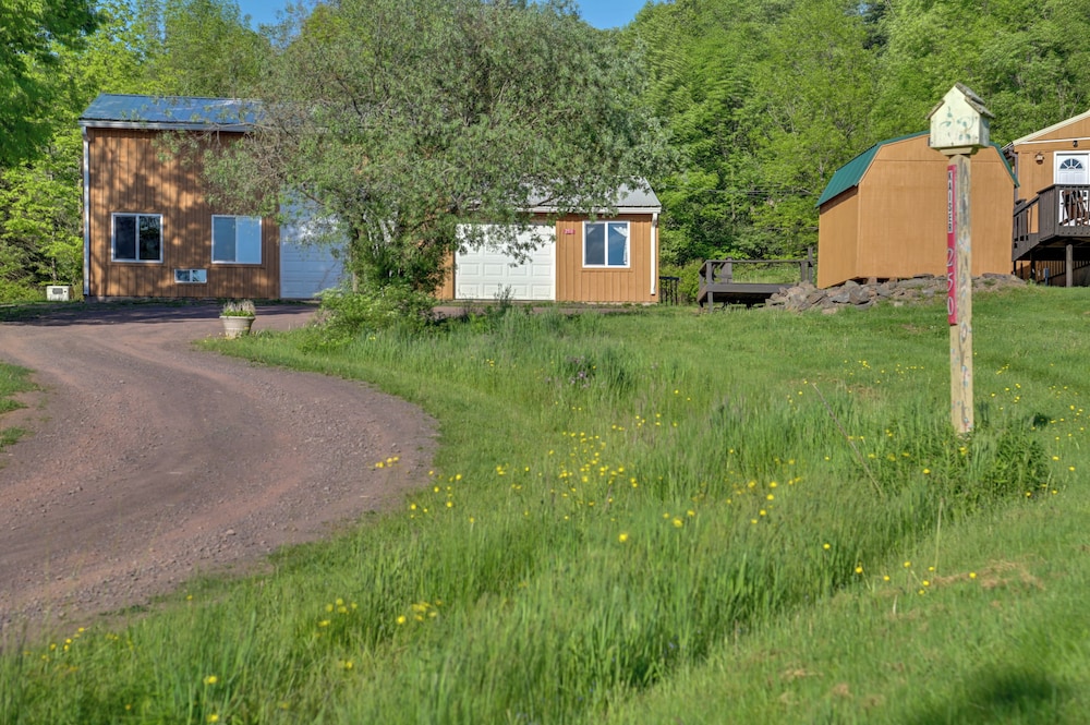 Cozy Catskills Studio Rental w/ Mountain Views!