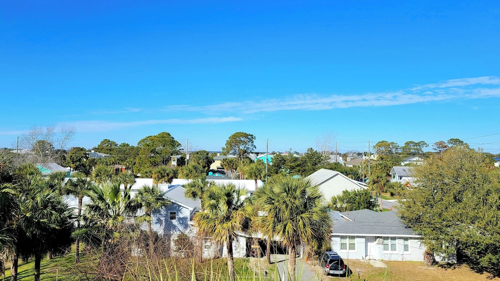 1603 Lovell Avenue Manor by Tybee Vacation Rentals