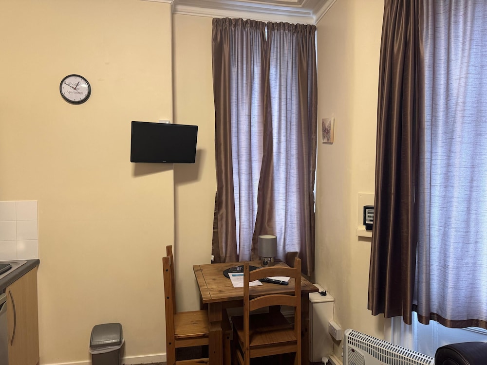 Woodfield Lodge Apartments