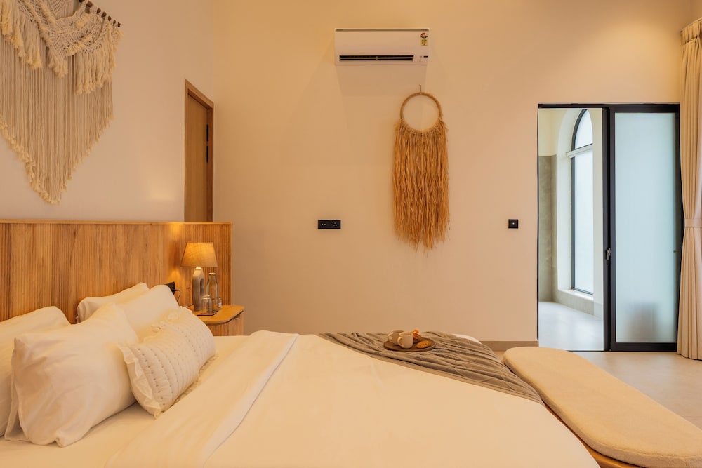 ELIVAAS Ekam | Luxe 4 BHK Villa With Pvt Pool & Patio
