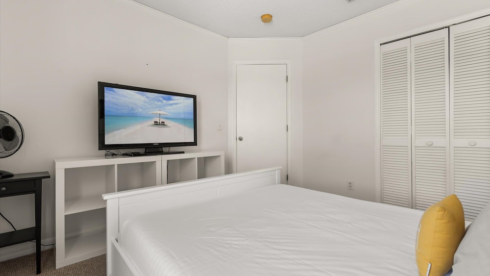Upstay: Bright Family-friendly Retreat With Patio