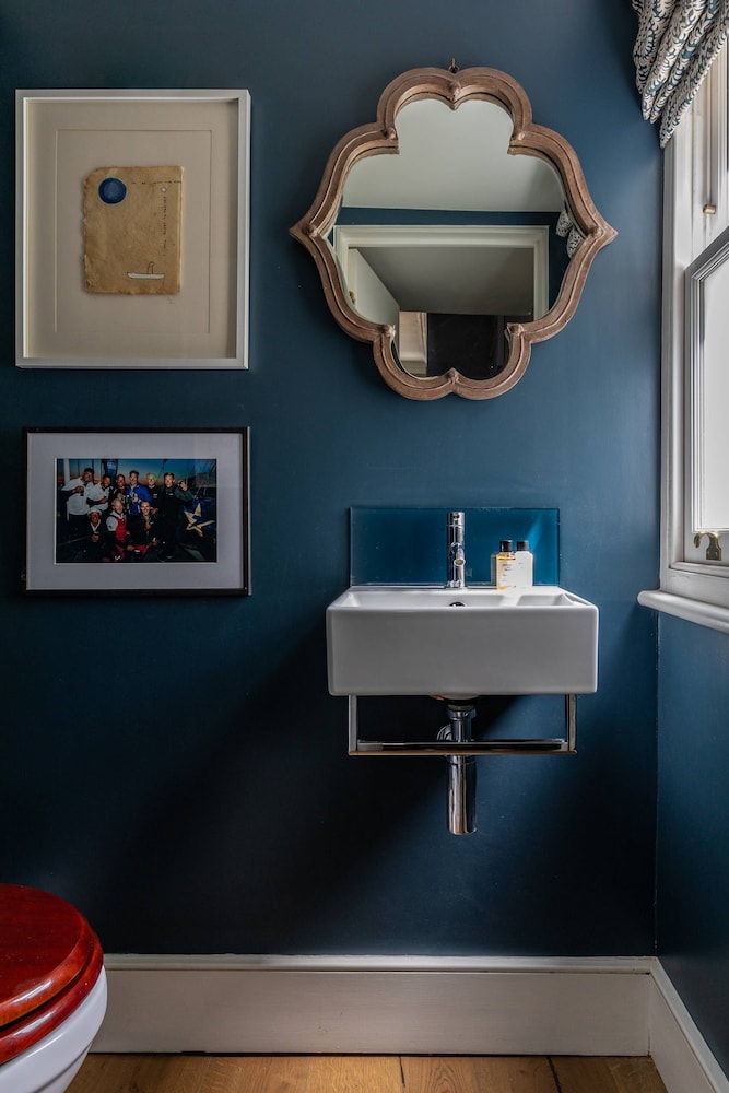 Clarendon Street by Onefinestay