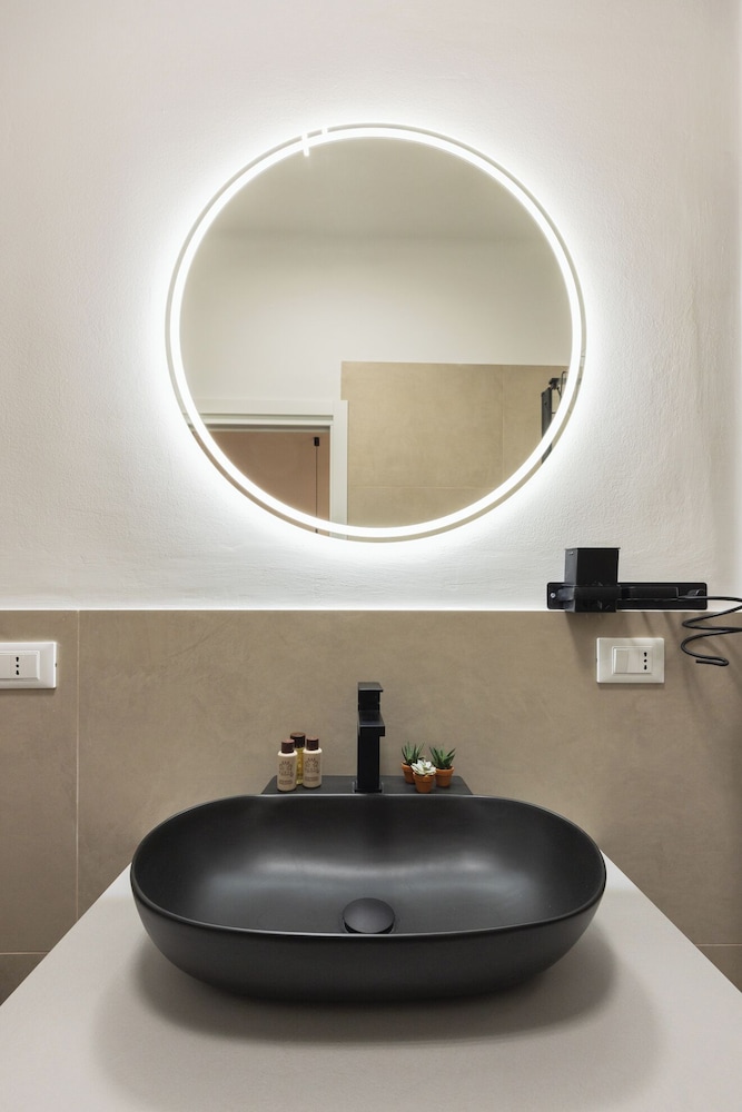 Luxury Station Suite