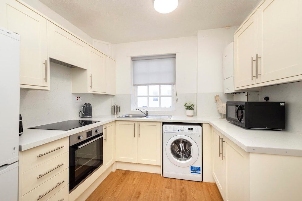 Charming City Apartment on Royal Mile