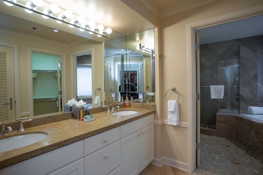 Royal Plaza at Deer Valley Resort - One Bedroom Condo with Hot Tub #301 1 Condo