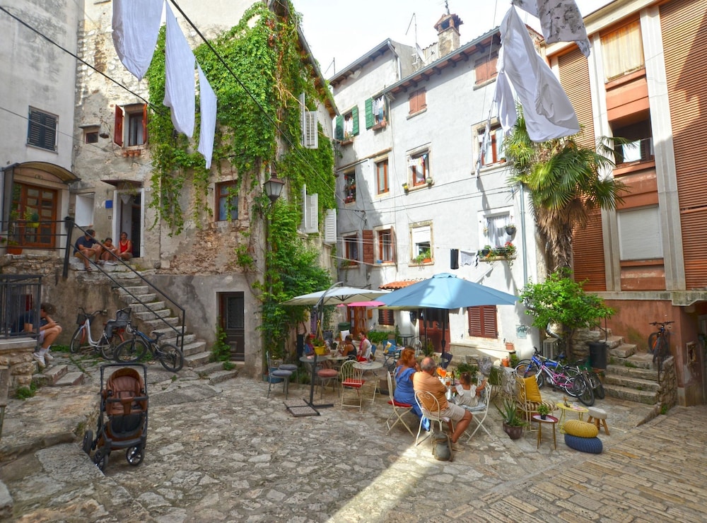 Radiant and Trendy Downtown Rovinj Apartment