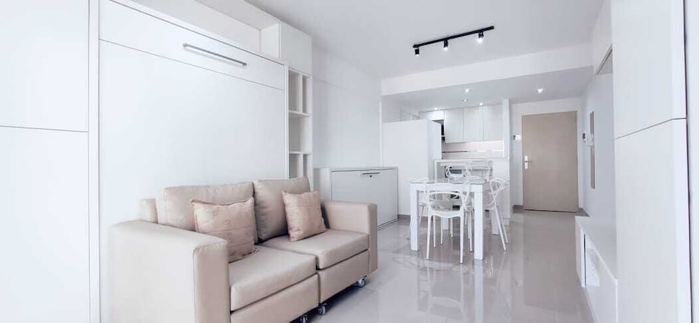 Ayres Suites Moreno