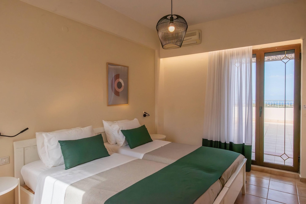 Villa Dimitra With Swimming Pool