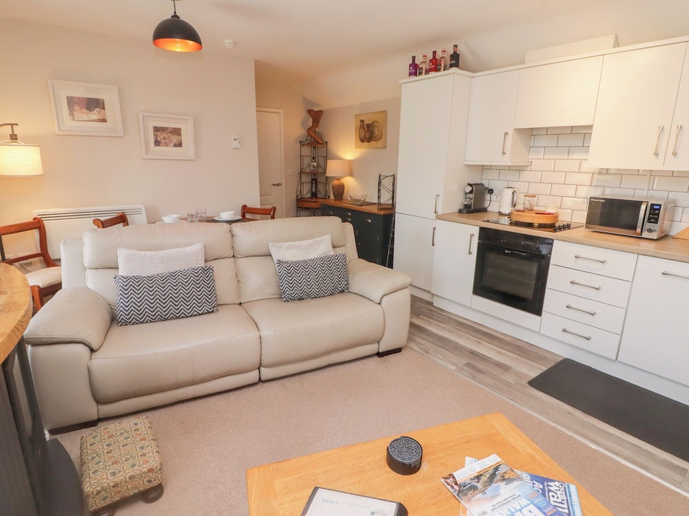Daffodil Apartment