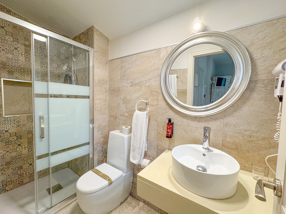 Akla Hotel Suites Santillana