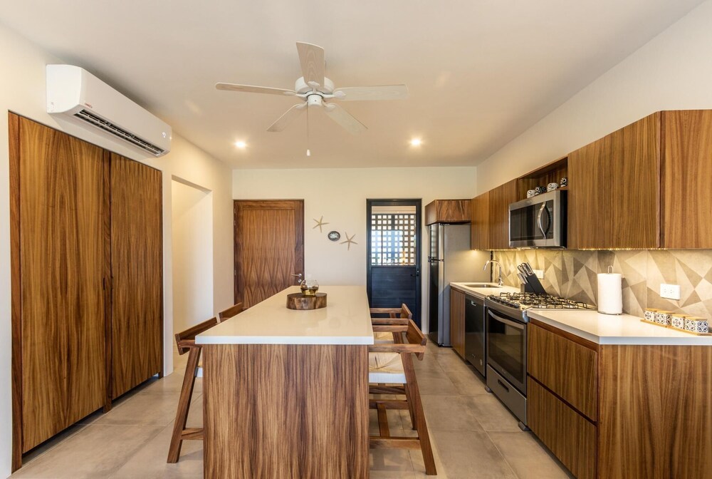 Agaves 204 view 5