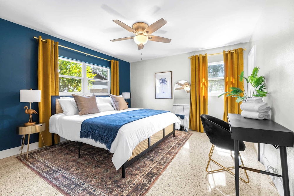 Bay Crest House Stay for 10!
