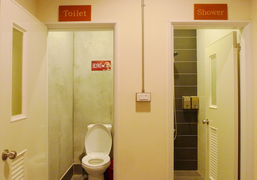 Knock Knock Hostel