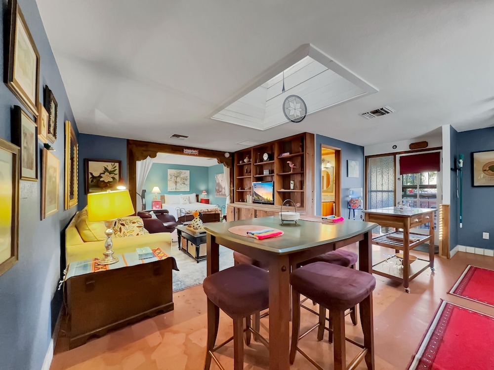 Washington Studio