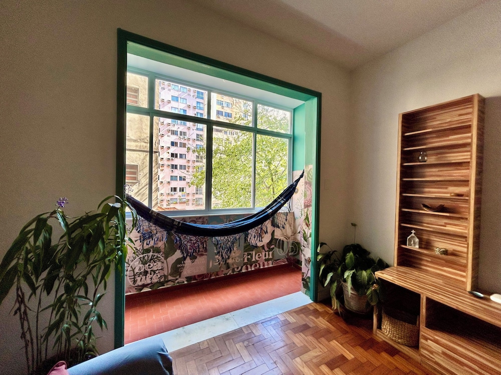 Botafogo: 2 quartos e vista livre