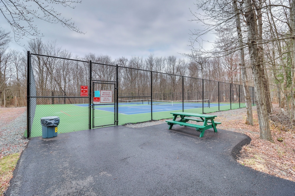 Beach Access: Bbq-ready Poconos Family Getaway!