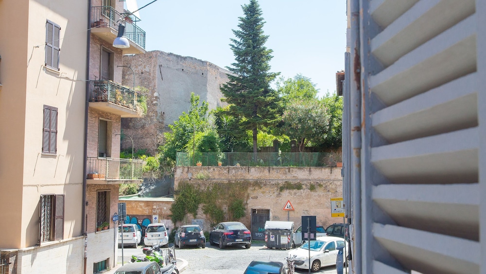 Rental in Rome Marco Aurelio