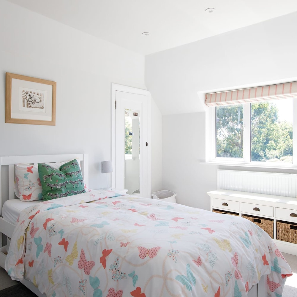 Beach House With Pool in West Wittering