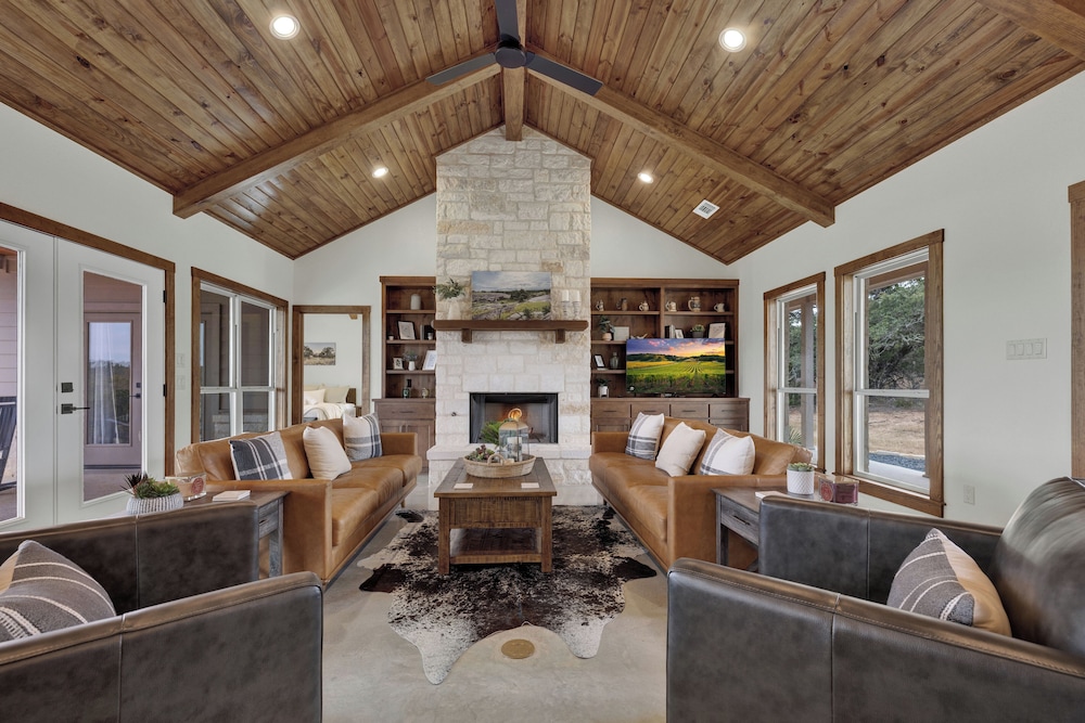 Luxury in the Hill Country, 10-mins to Downtown!