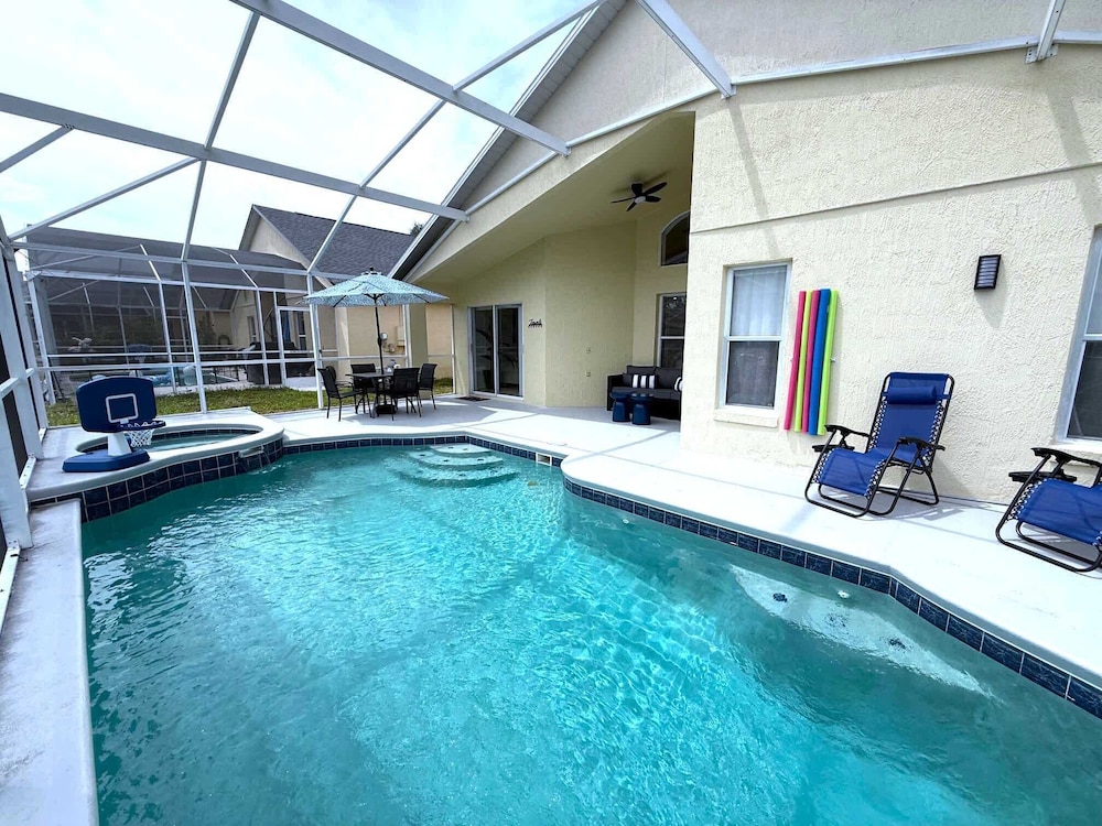 Beautiful South-facing Pool Home in Southern Dunes