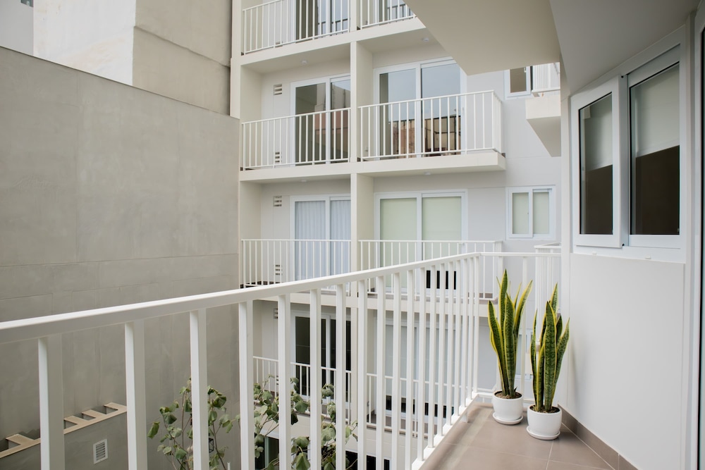 w Stylish 1BR Apartment w Pool in Barranco