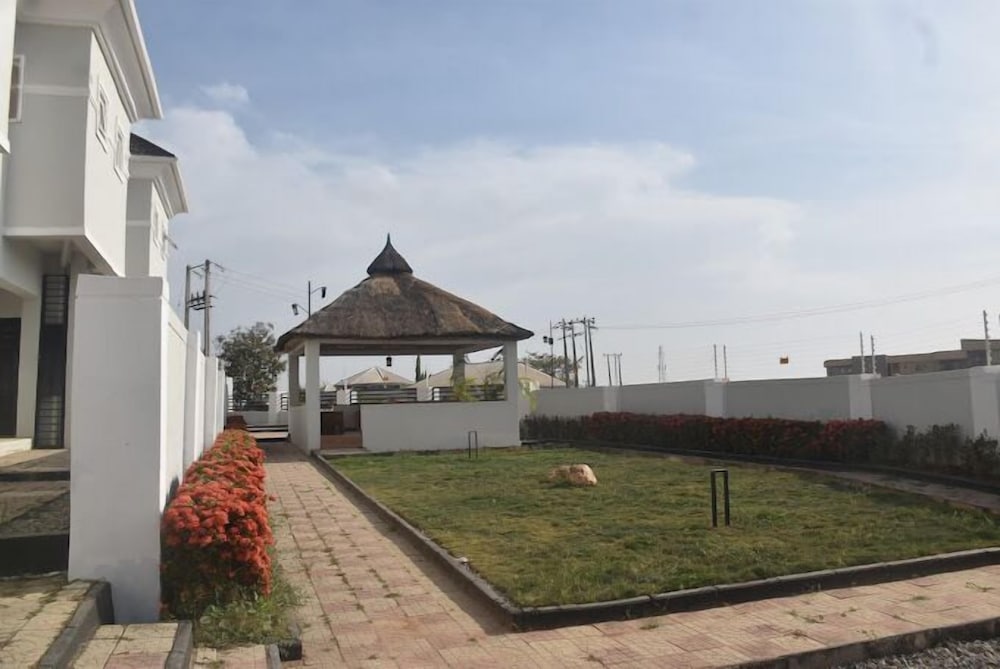 WHTYESCAPE SERVICED APARTMENTS