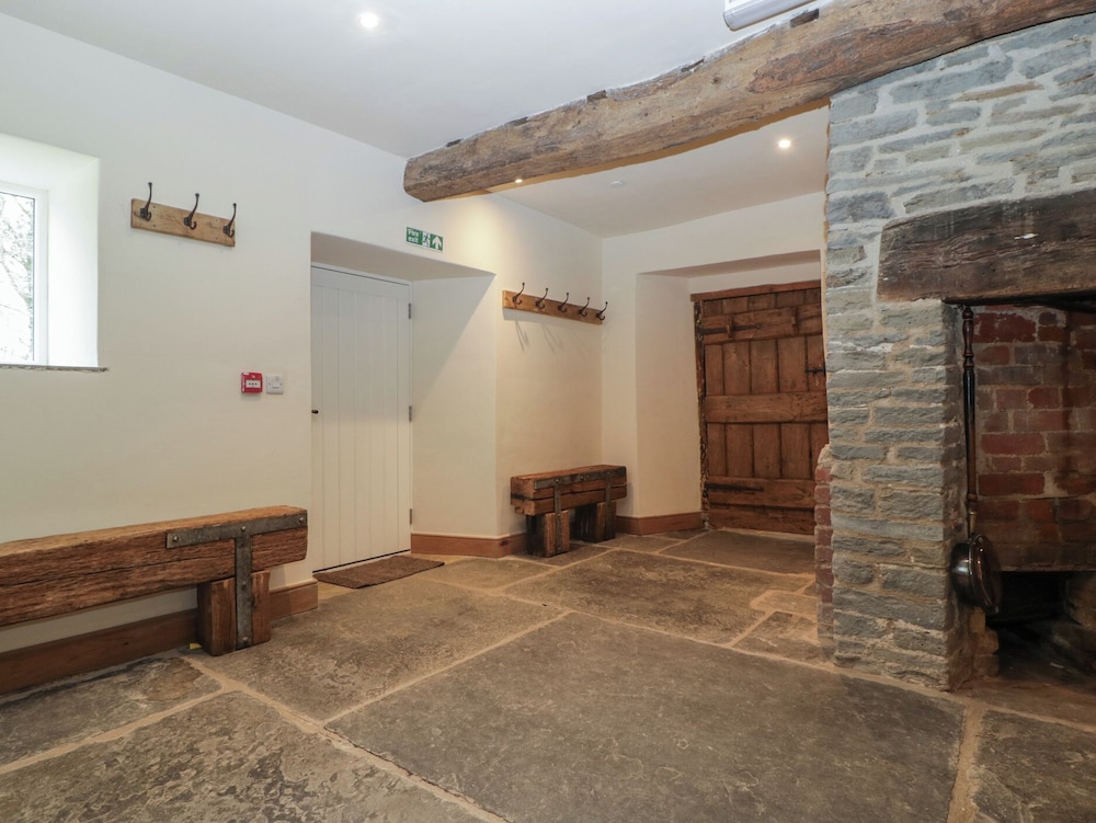 Evenjobb Court Farmhouse