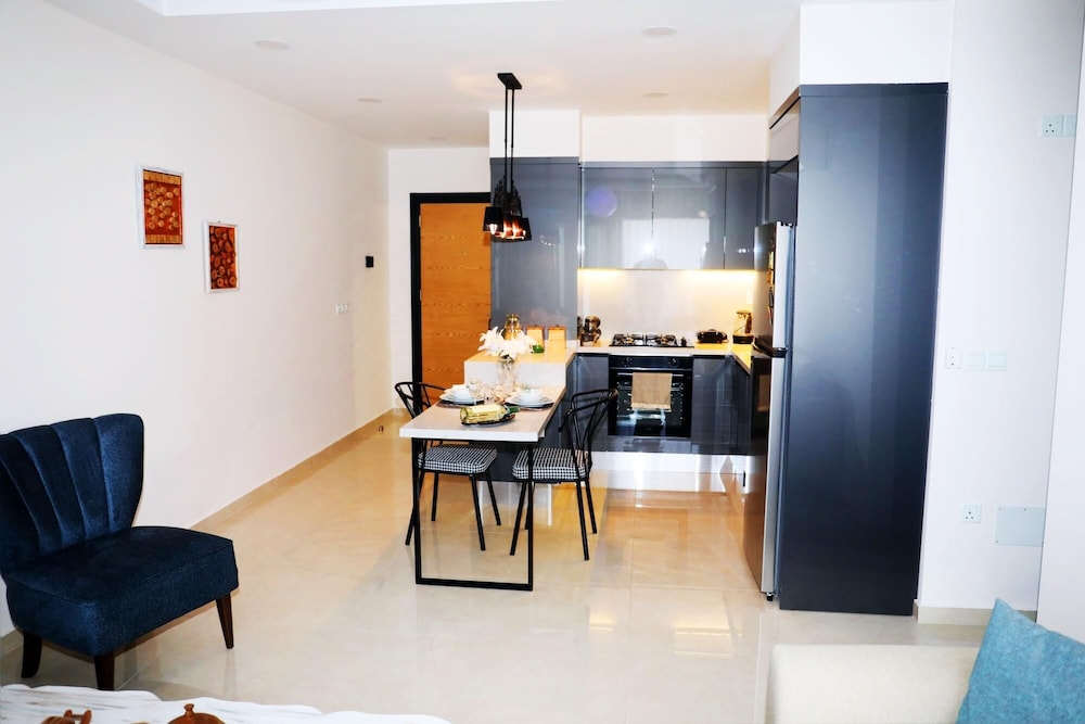 Flat w Balcony in Lefkosa 5 min to Kyrenia Gate