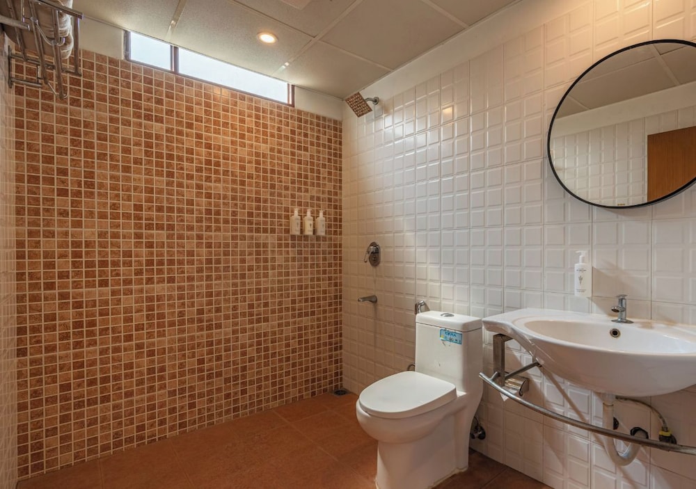 The Hosteller Fort Kochi, Ocean Edge