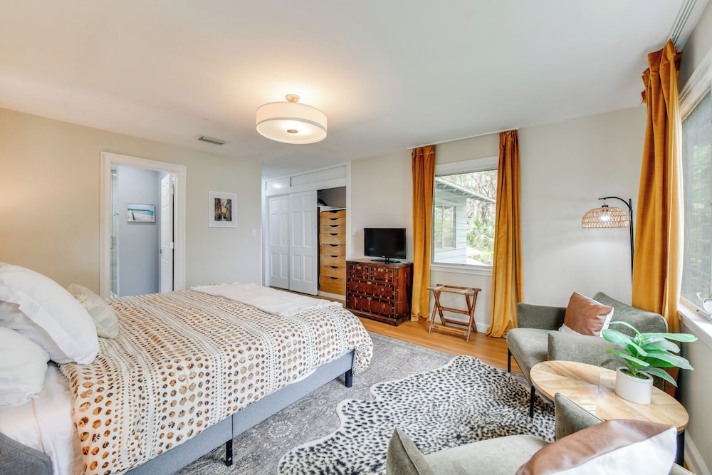 Private Beach + Outdoor Oasis: Home in St Pete!