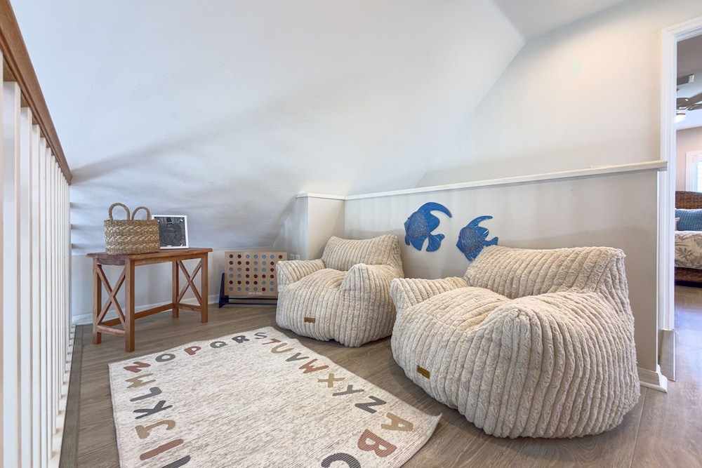 249 Pearl Paradise: 3br/3ba Pool Home! 3 Bedroom Home