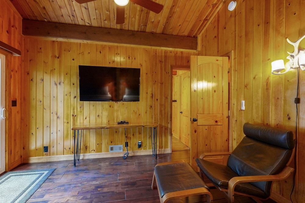 Primrose Cabin #709