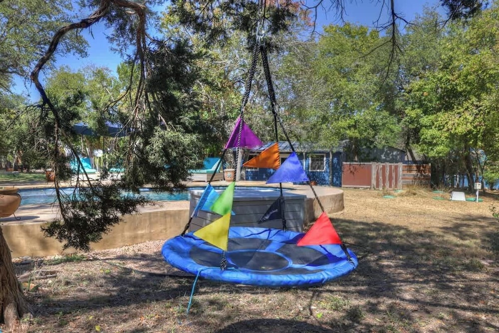 Terracotta Retreat/ Sleeps 30!