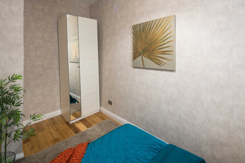 Charming 1-bed Apartment in London view 3