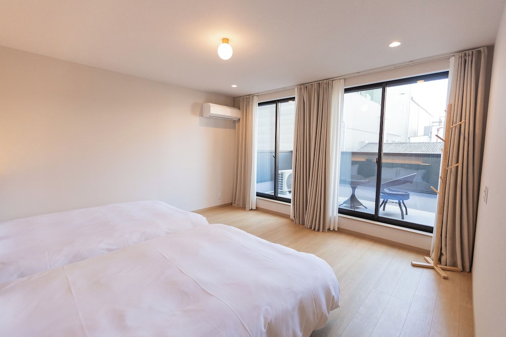 b&FLAT-Hanazono