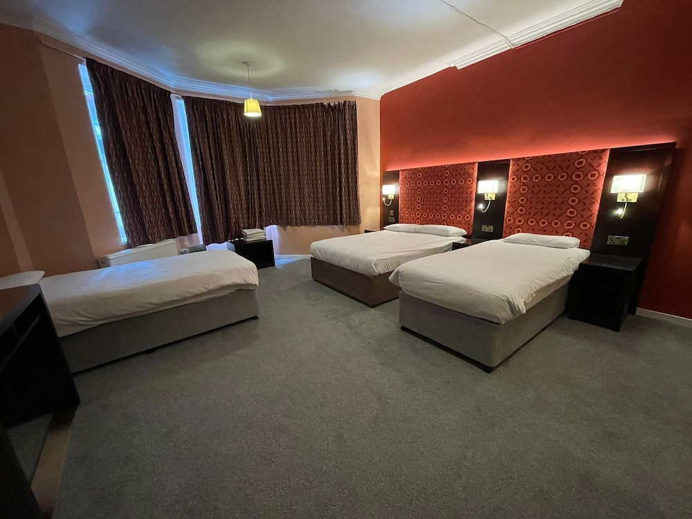 Acacia Hotel