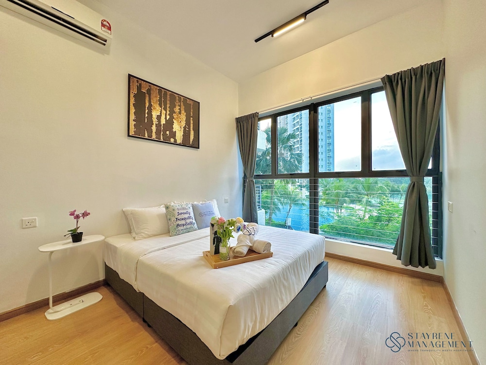 Country Garden Danga Bay Sea View Homestay by Stayrene