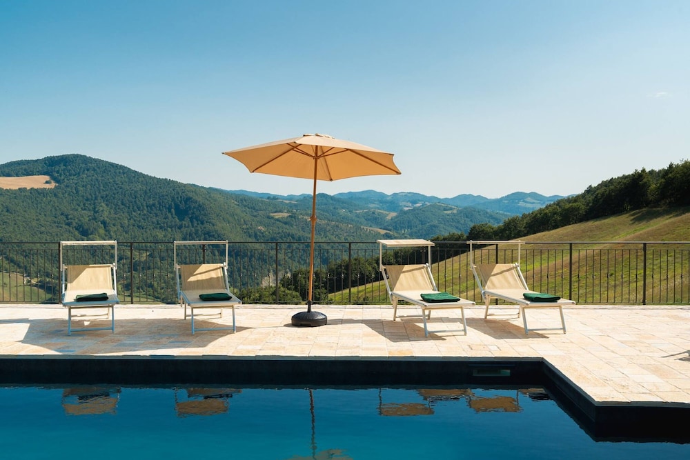 Ca Quattrocchi 10 3 by Marche Holiday Villas