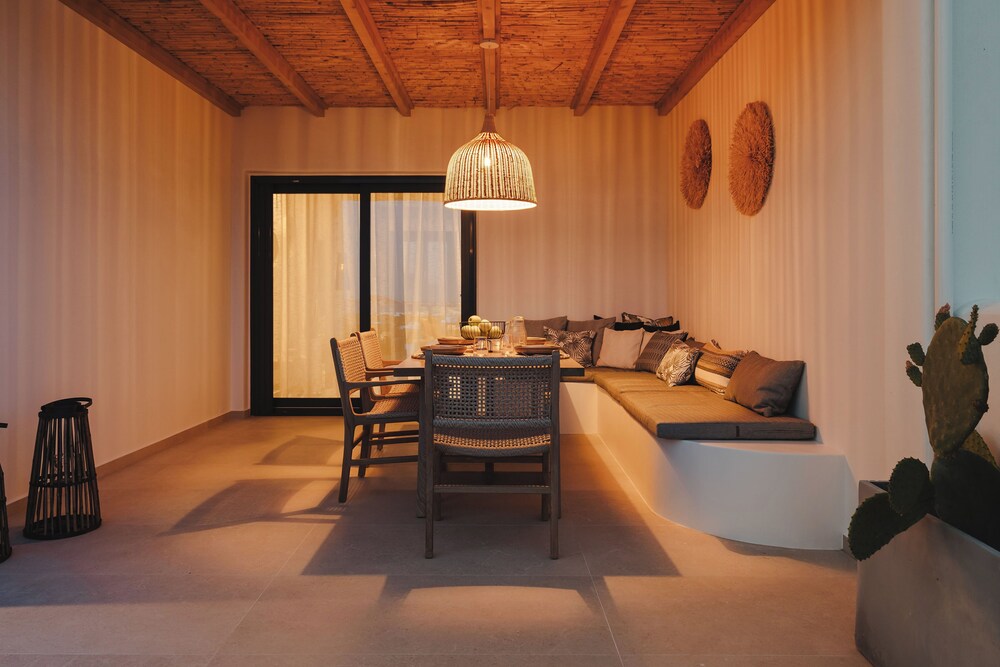 C & G Villas