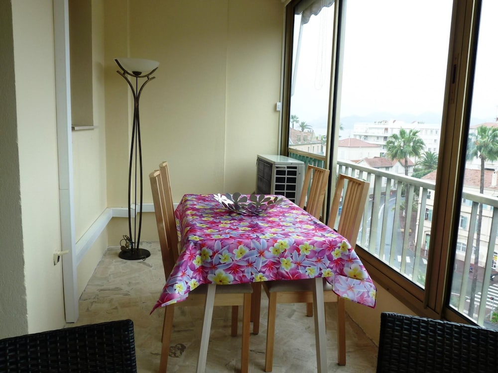Spacious Studio in the Center of Cannes Nice Terrace Easy Walk to the Croisette and Palais - 1923