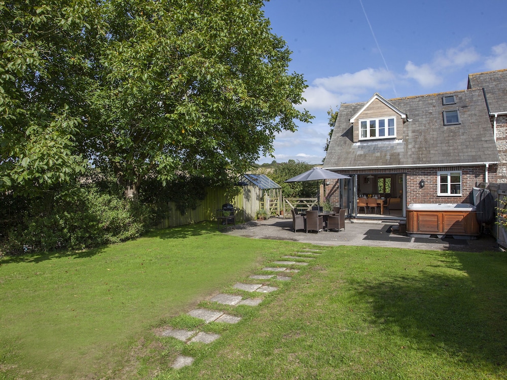 Tokenhill Cottage