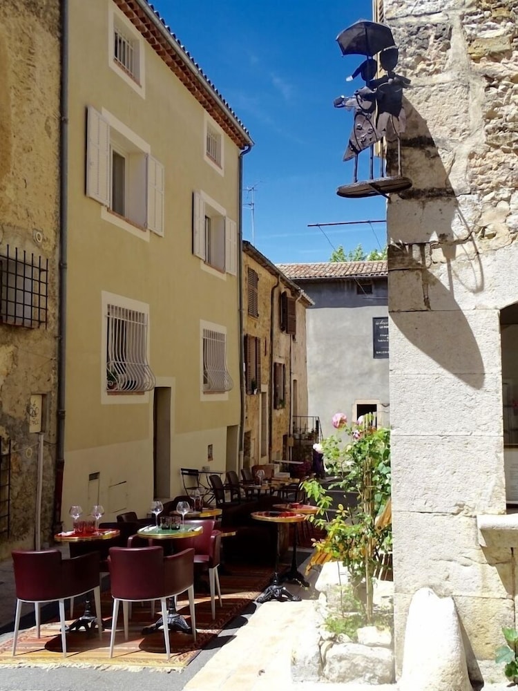 Demeure d'Hotes Le Rocher view 2